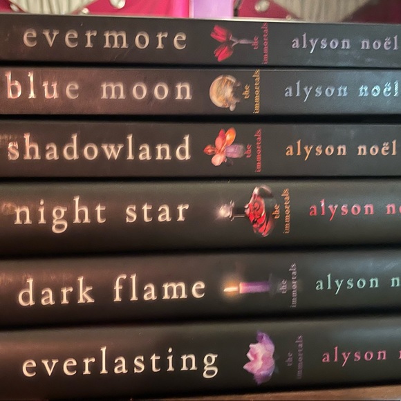 Alyson Noel series - Picture 2 of 2